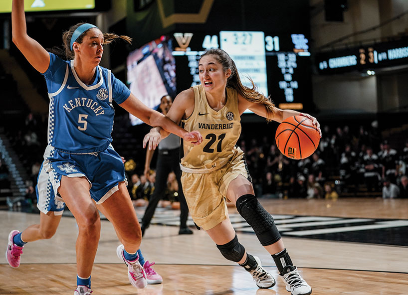 Bella-LaChance-women's-basketball-player-sm.jpg